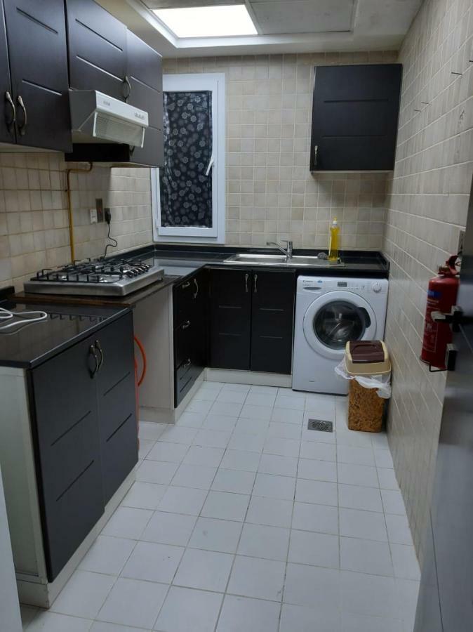Decent Boys Hostel In Center Of Bur Dubai Next To Burjuman Metro Station With All Free Facilities Kültér fotó